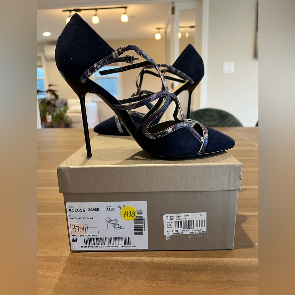 Women’s Giorgio Armani Suede Navy Blue Heels